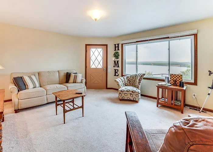 Watch The Sunrise At Quaint Lake-view