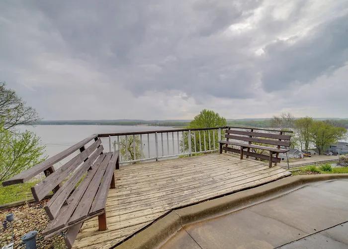 Watch The Sunrise At Quaint Lake-view Peoria