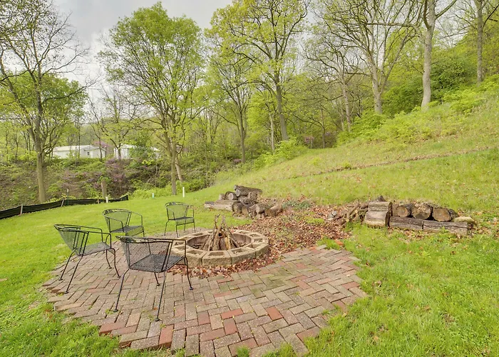 Watch The Sunrise At Quaint Lake-view